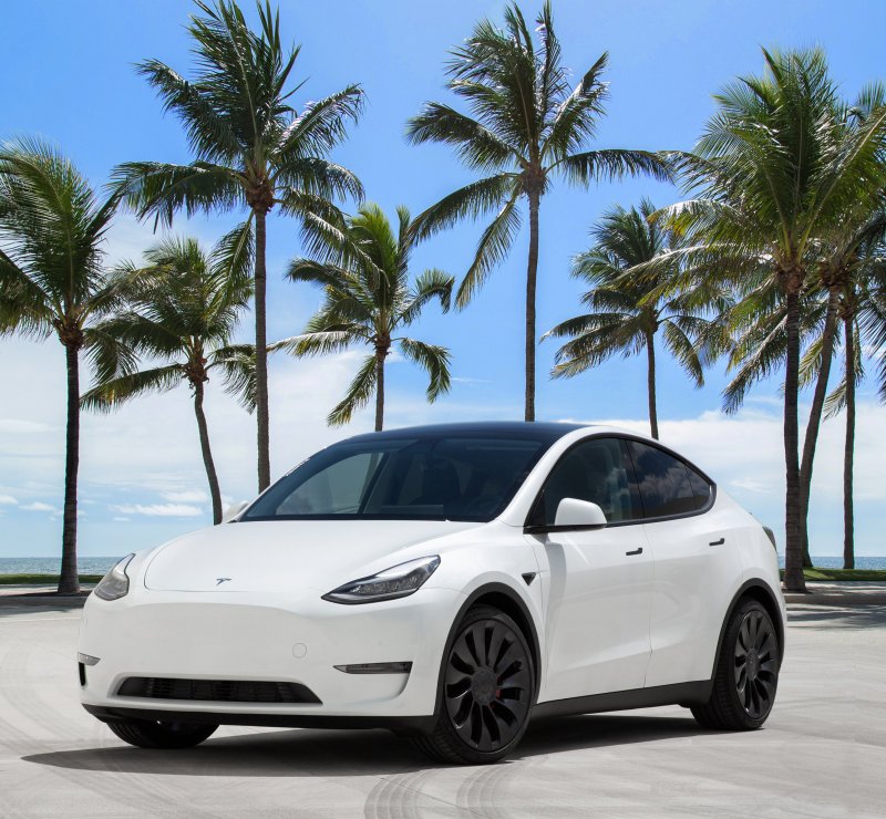 Tesla model y Performance