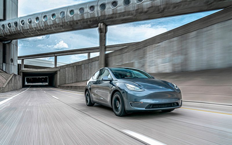 Tesla model y long range AWD