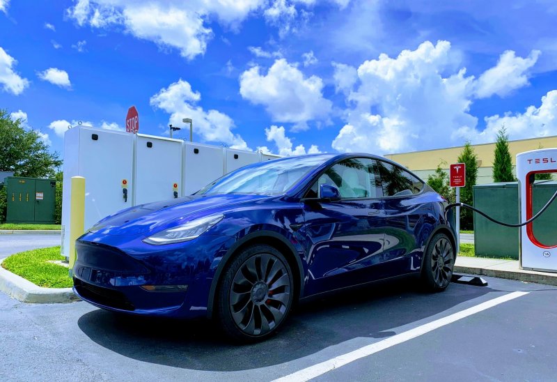 Tesla model y мотор