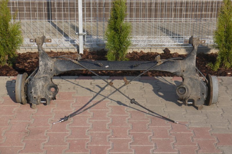 Балка Mitsubishi Colt 2006