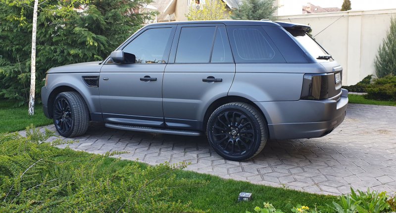 Range Rover Sport в хром пленке