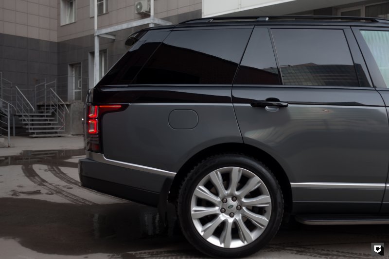 Range Rover в пленке