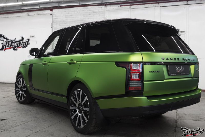 Range Rover 2020 зеленый матовый