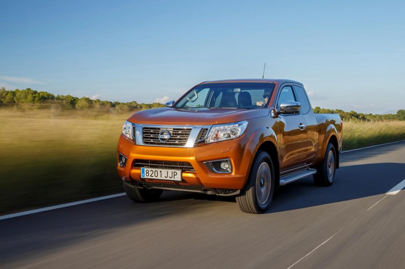 Nissan np300