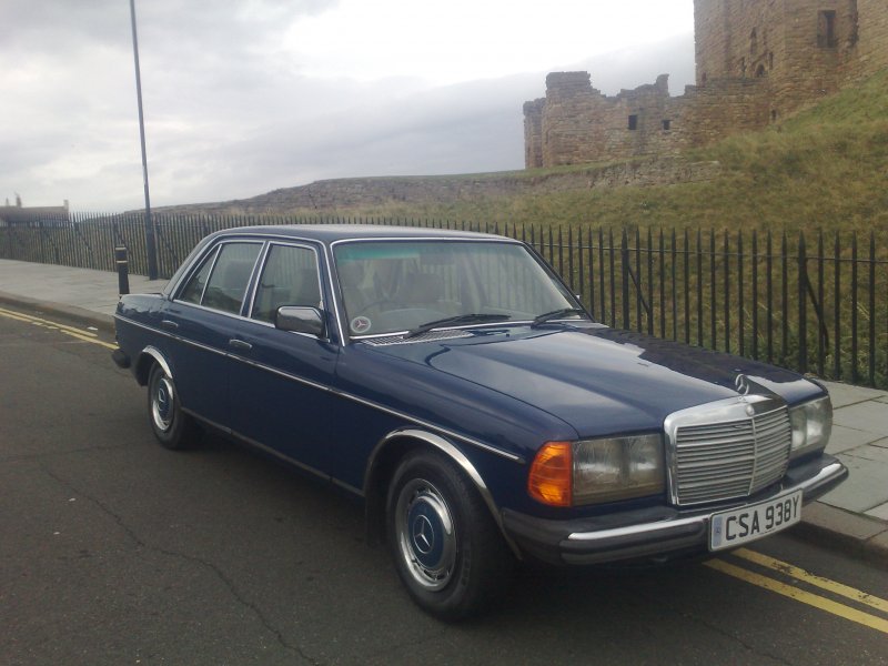 Mercedes-Benz 200e w123