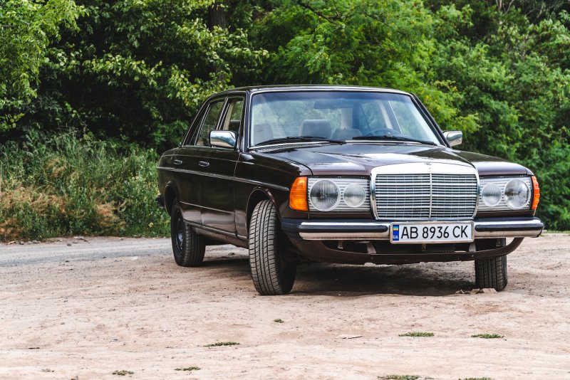 Мерседес w123 седан