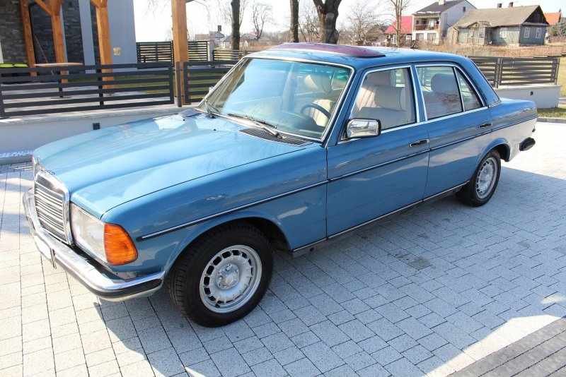 Mercedes-Benz w123 200
