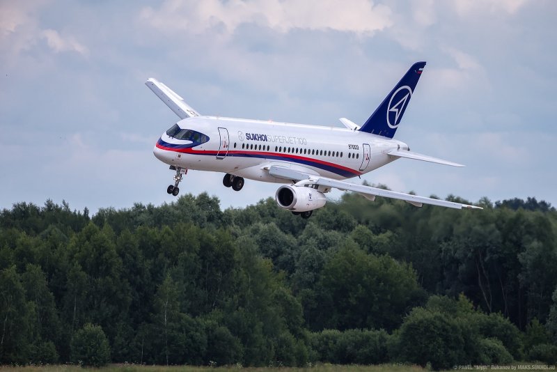 Самолет Bombardier crj200 Северсталь