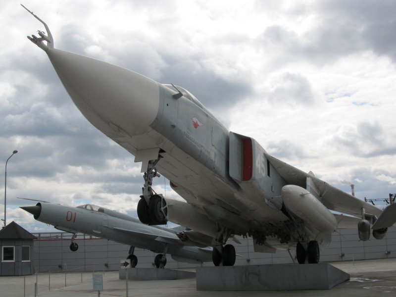 Су 24 борт 83