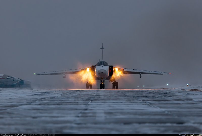 Су 24 на аэродроме