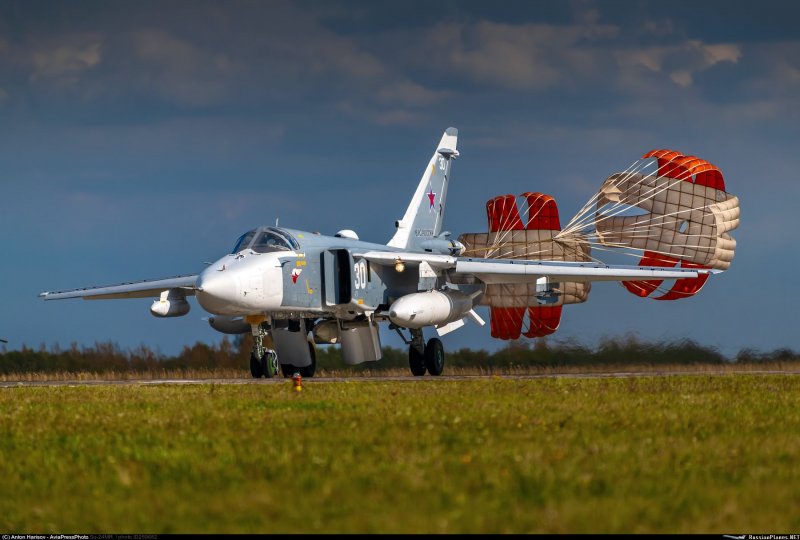 Самолёт-Штурмовик Су-24