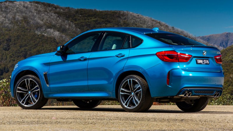 BMW x6m голубой