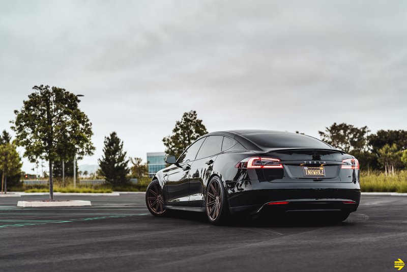 Tesla model s p100d черная