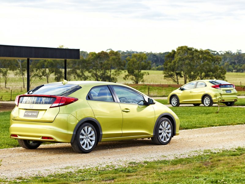 Honda Civic 2012 хэтчбек