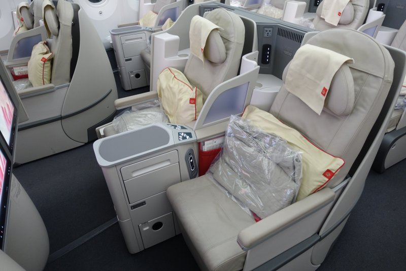 Austrian Airlines стюардессы
