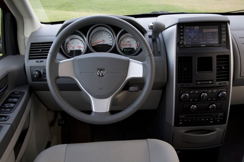 Dodge Grand Caravan 2008 салон