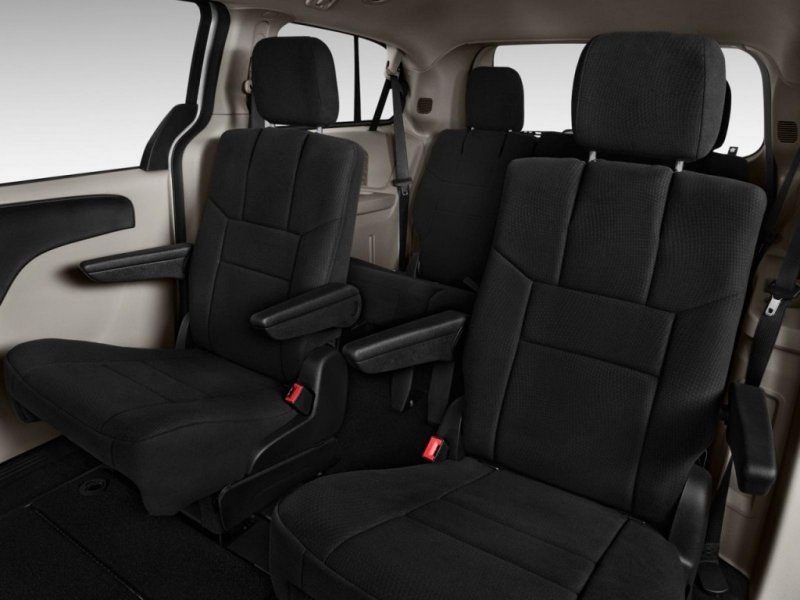 Dodge Grand Caravan 2017 салон