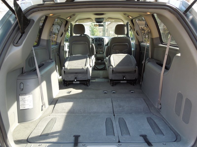 Dodge Grand Caravan 2003 салон