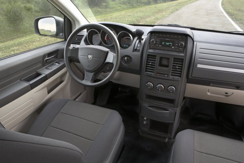 Dodge Grand Caravan 5