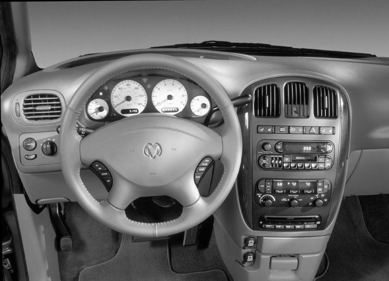 Dodge Caravan 2005 салон
