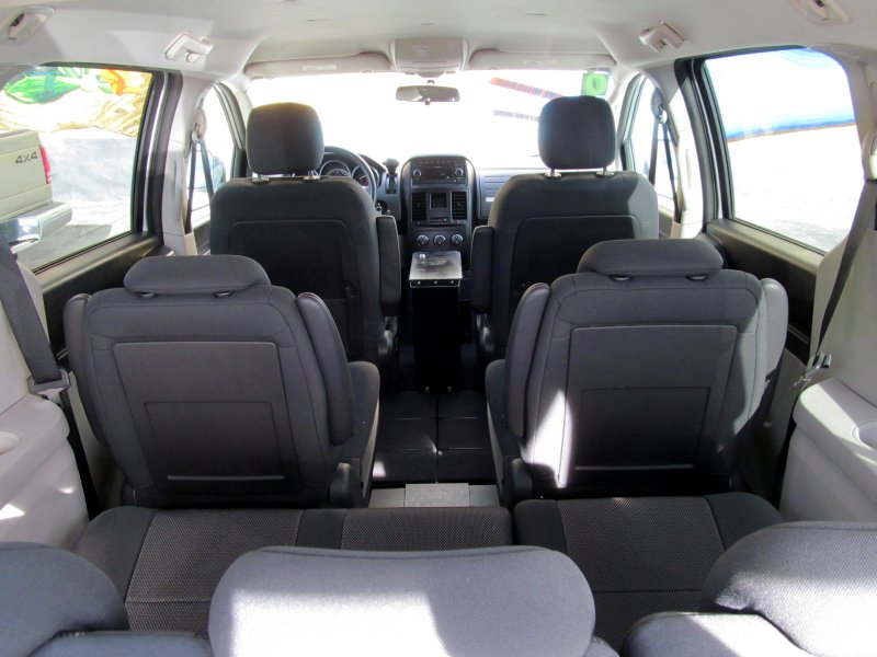 Dodge Grand Caravan 2009 салон