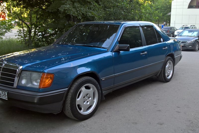 Mercedes-Benz 190 (w201), 1985