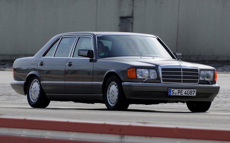 Mercedes Benz 1985
