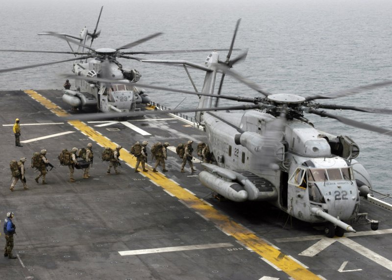 Вертолеты Sikorsky Ch-53e super Stallion