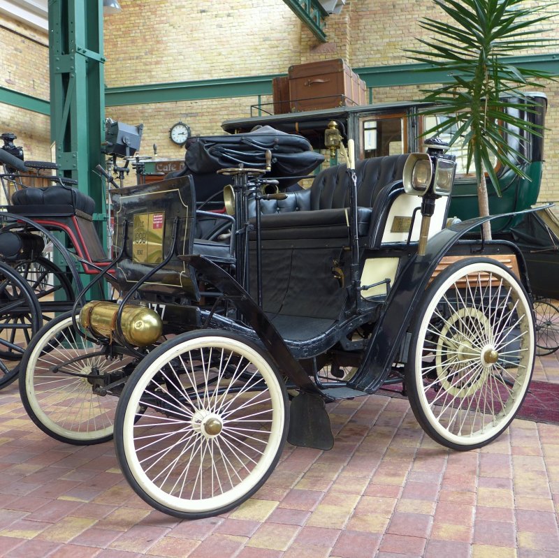 Первый автомобиль 1885 Карл Бенц