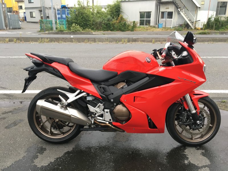 Honda VFR 800 красный