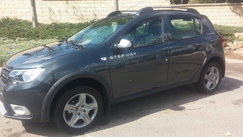 Серый металлик Sandero