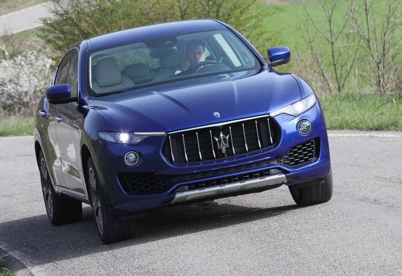 Мазерати SUV