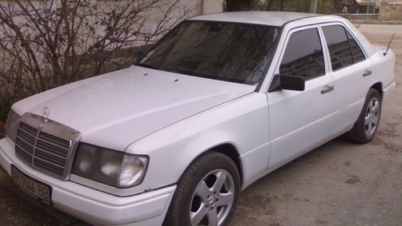 Mercedes w124 White