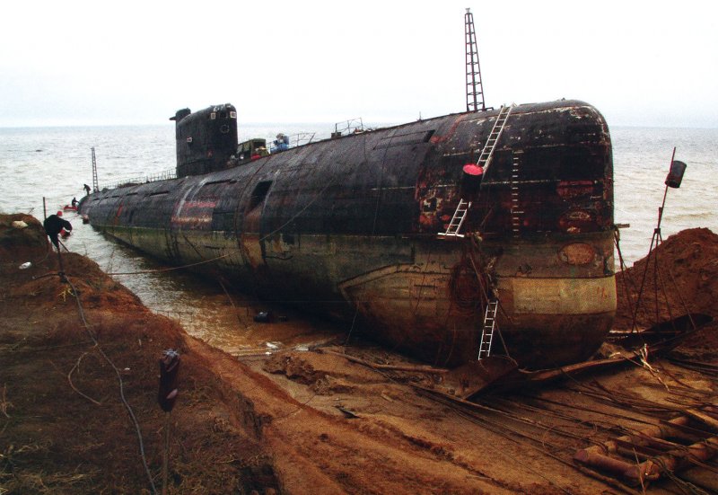 Советская подводная лодка б-307