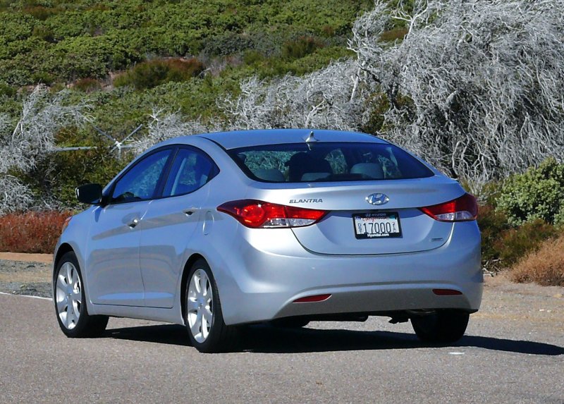Hyundai Elantra 2017 черная