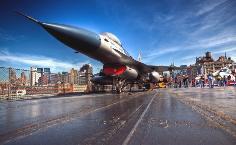 F 16 истребитель