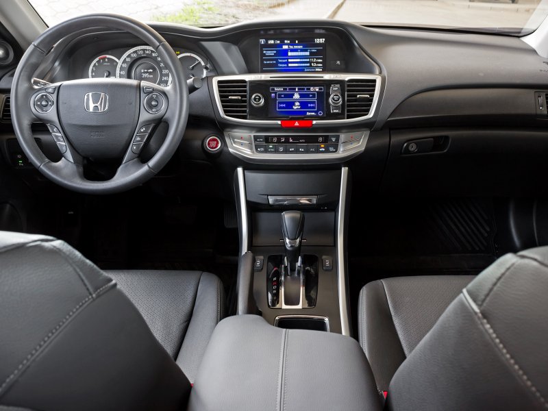 Honda Accord 2013 салон