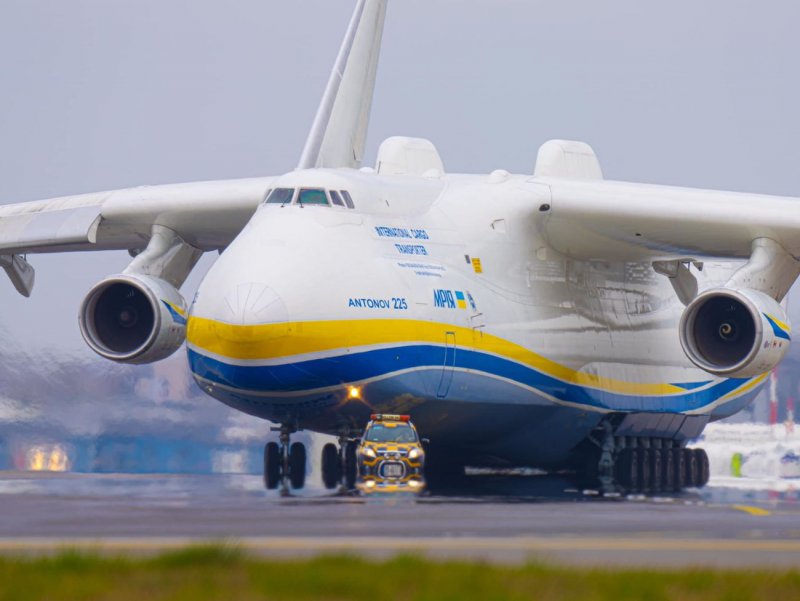 Самолет Мрия АН-225