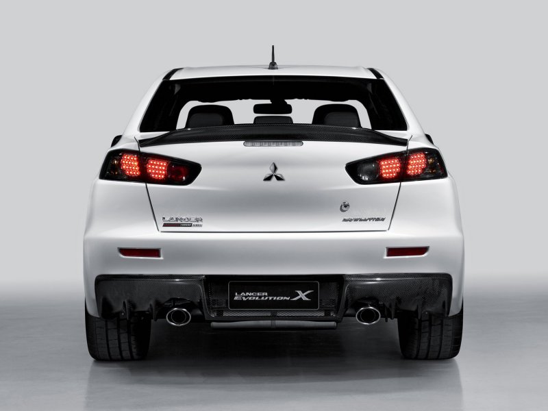 Mitsubishi Lancer Evolution x 2012
