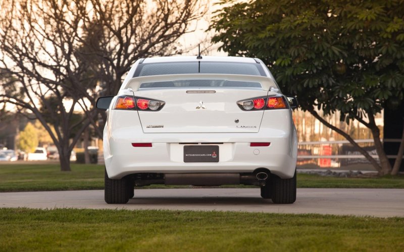 Mitsubishi Lancer x 2008 сзади