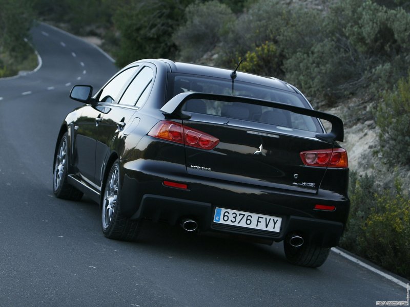 Mitsubishi Lancer Evolution 10 сзади