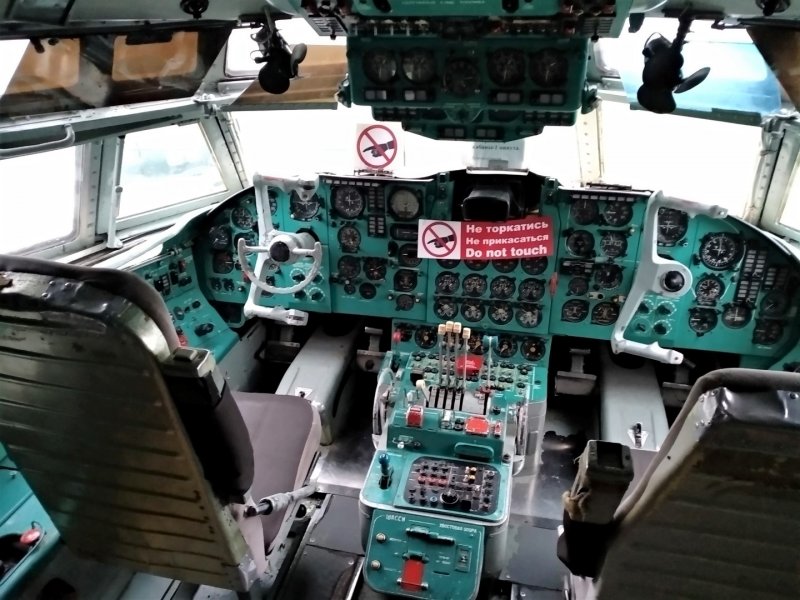 Ту-154 пассажирский самолёт салон
