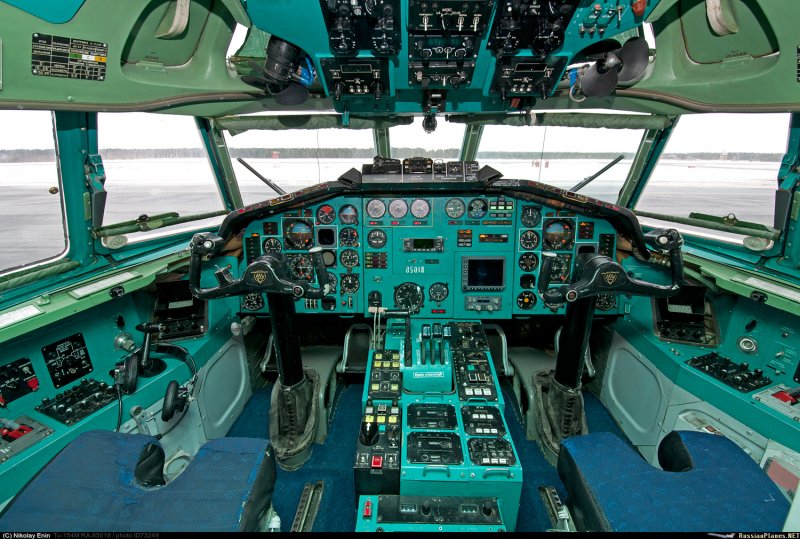 Ту-154 пассажирский самолёт кабина