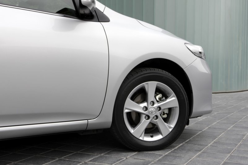 Оригинальные диски Toyota Corolla e150