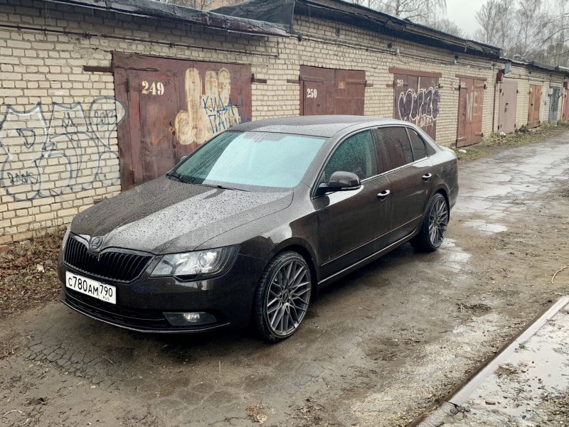 Skoda Superb RS 2012