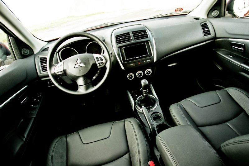 Mitsubishi ASX 2012 механика салон