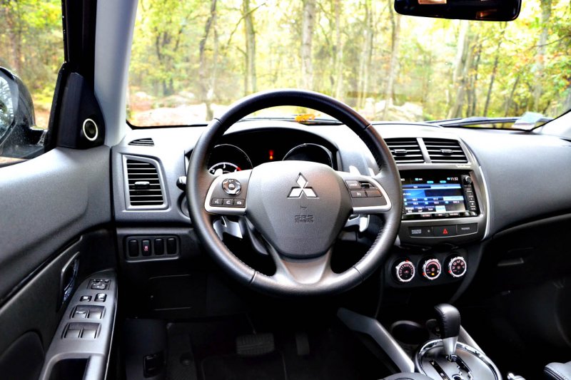 Mitsubishi ASX 2012 салон