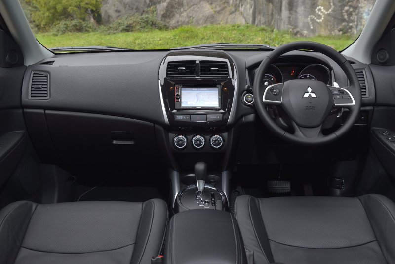 Mitsubishi ASX 2010 салон