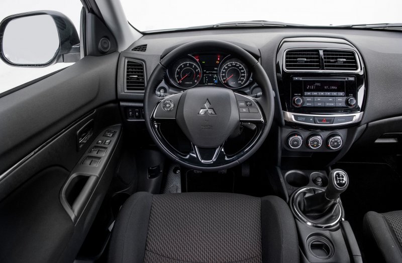 Mitsubishi ASX 2010 салон