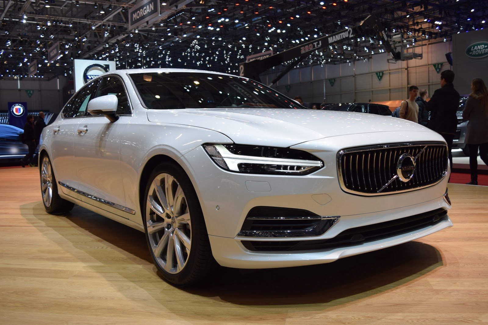 Volvo поколения. Вольво седан s90. Вольво новый седан s90. Volvo s90 2016. Volvo s90 2019.